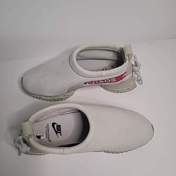 Nike Kids White and Red Slip-On Sneakers - Picture 1 of 6
